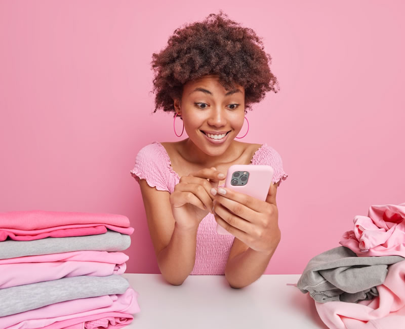 5 reasons you should become a clothing reseller